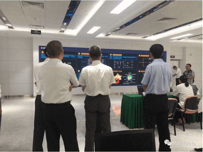 大數(shù)據(jù)分析與應(yīng)用實驗室