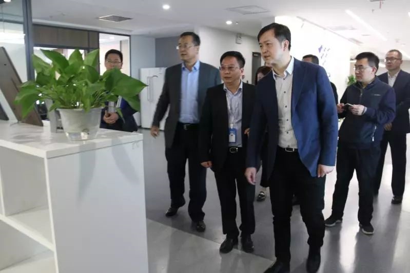 中網投領導一行蒞臨美林數據調研考察