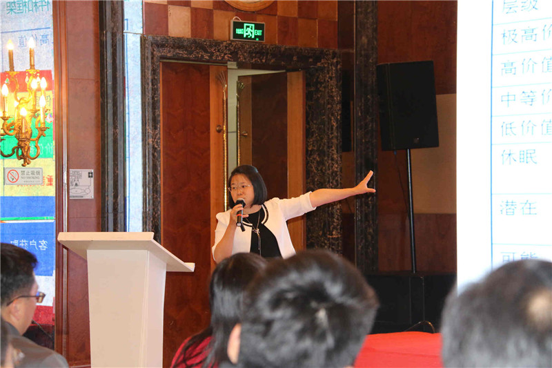 美林?jǐn)?shù)據(jù)外部行業(yè)專家