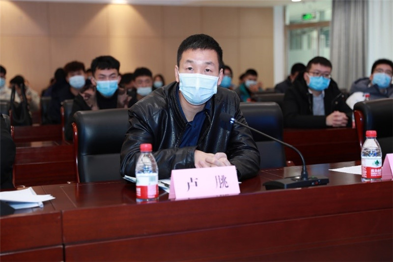 北京大學(xué)數(shù)學(xué)科學(xué)學(xué)院副教授、博士生導(dǎo)師盧朓