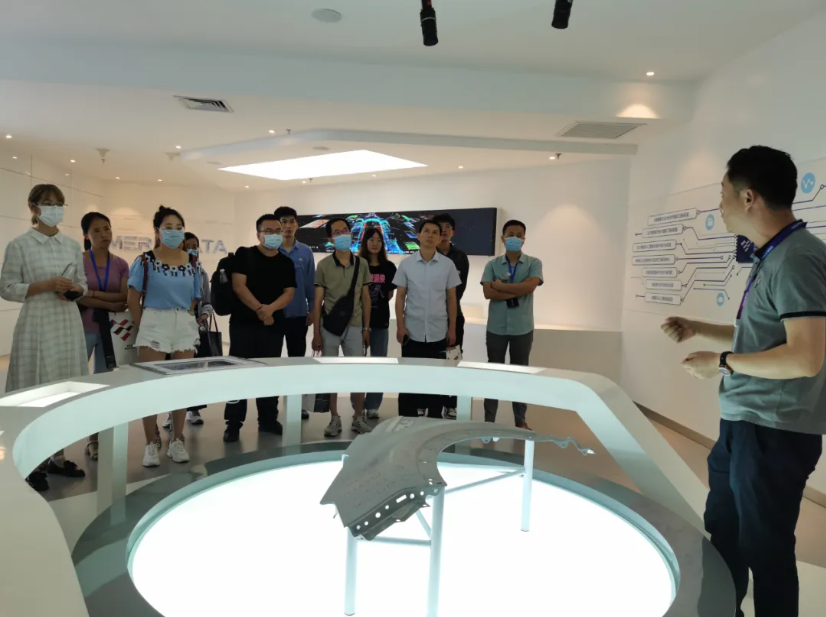 高校教師參觀美林數據