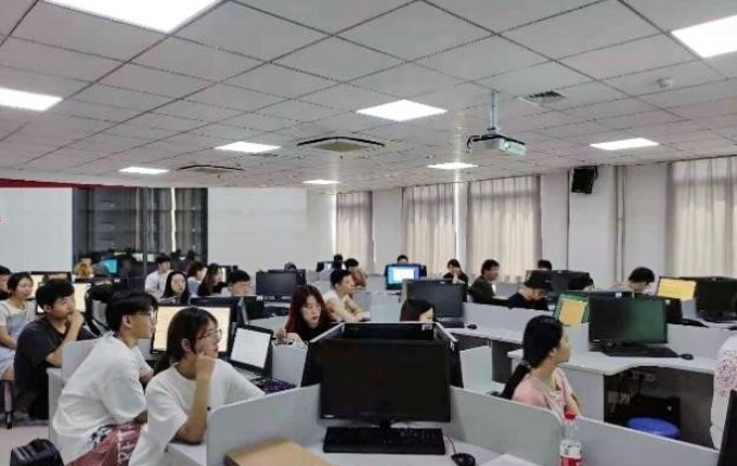 大數(shù)據(jù)實(shí)驗(yàn)室建設(shè)