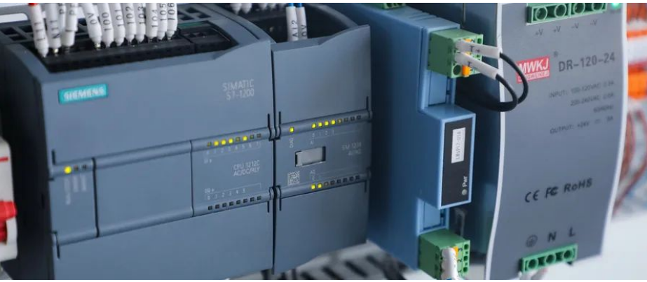 工業自動化設備的核心控制元件